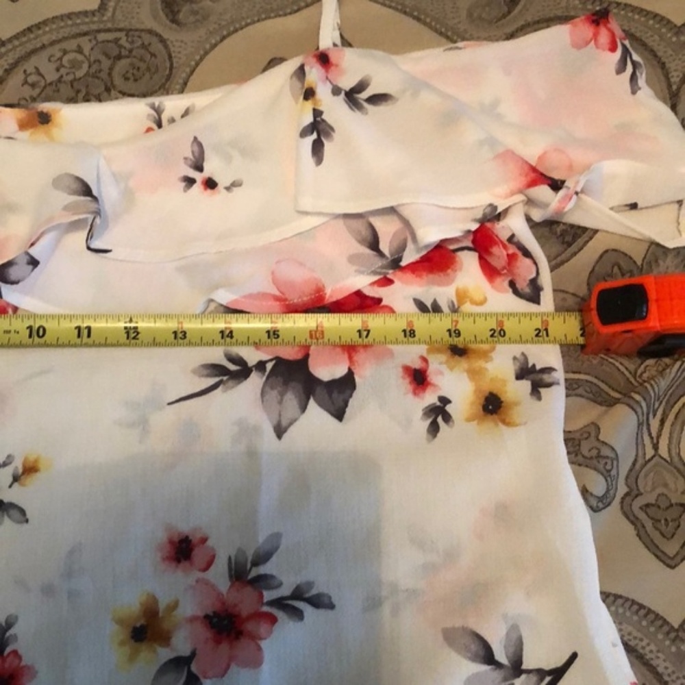 FLORAL RUFFLE COLD SHOULDER BLOUSE - Picture 6 of 6